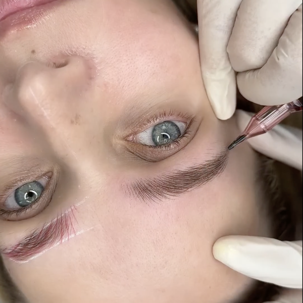 https://www.instagram.com/featherbrowslv